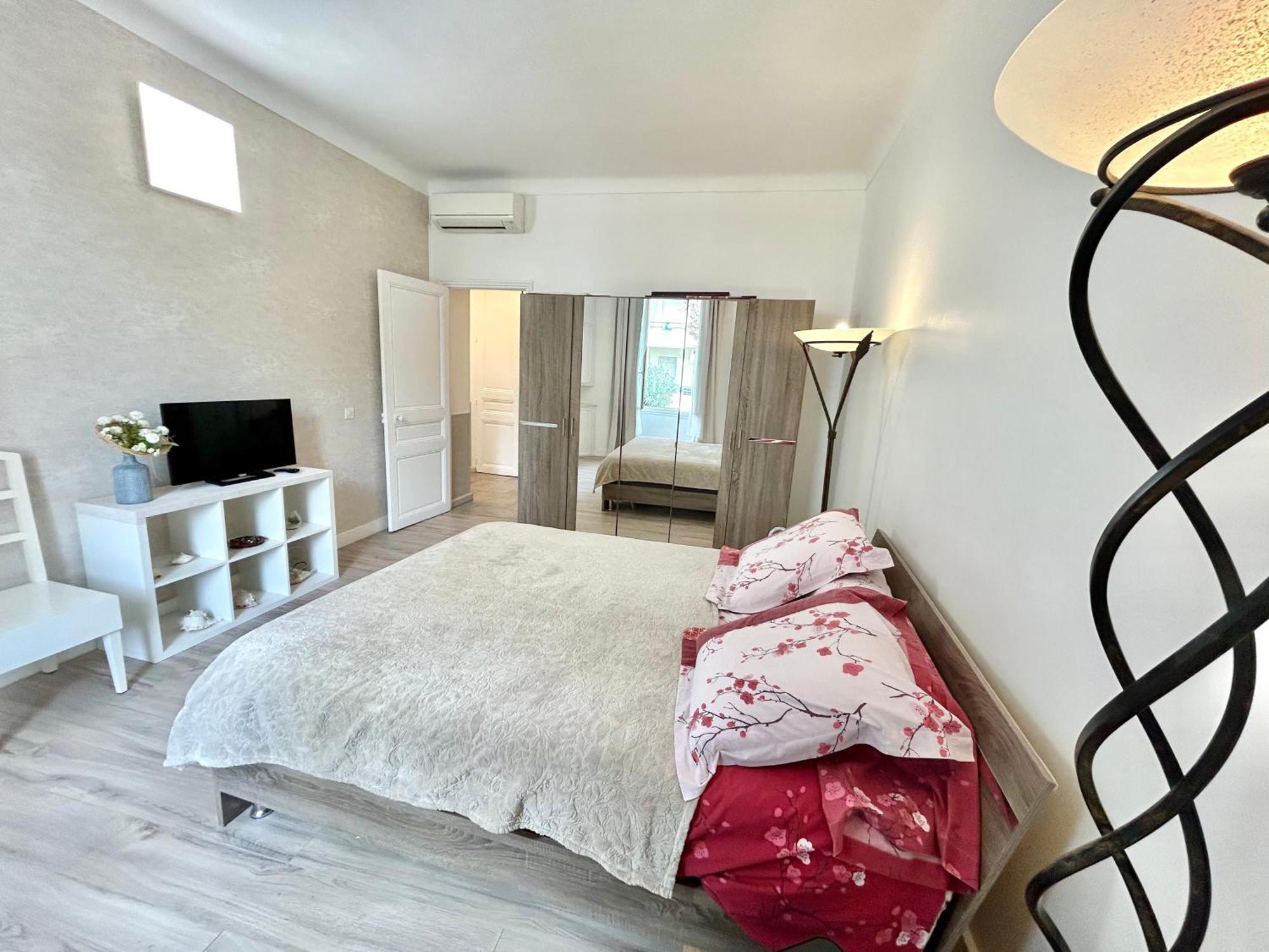 Amiral Courbet Apartment Juan-les-Pins Eksteriør billede